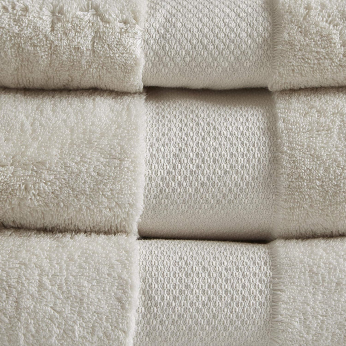 SIGNATURE BATH TOWELS