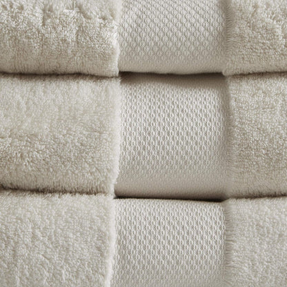 SIGNATURE BATH TOWELS